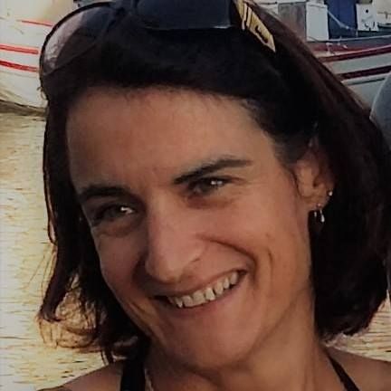 Portrait de Mélanie Fondacci, souriante